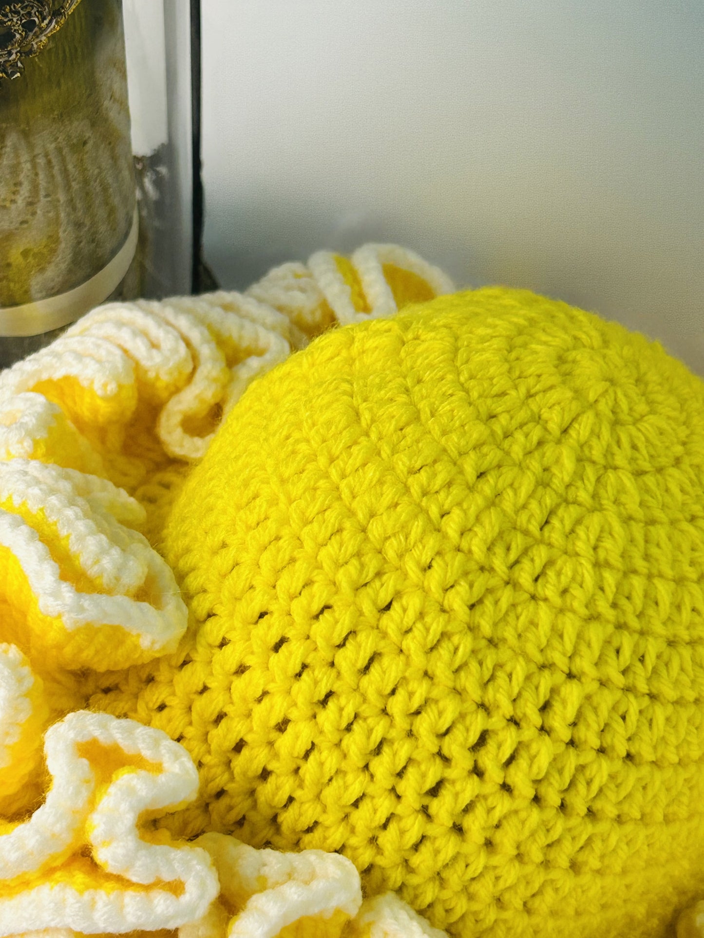 Crochet Ruffle Hat With White Edges